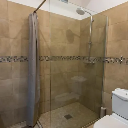 Backpackers Antibes