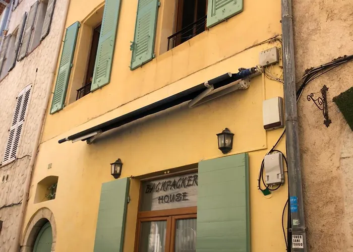 Backpackers Antibes