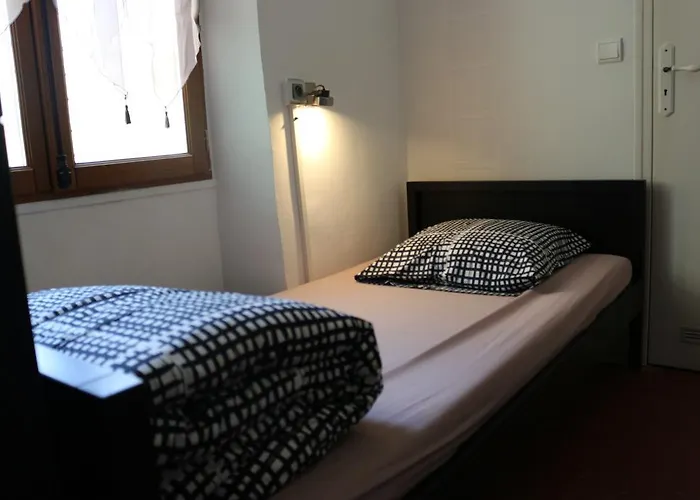 Хостел Backpackers Антиб